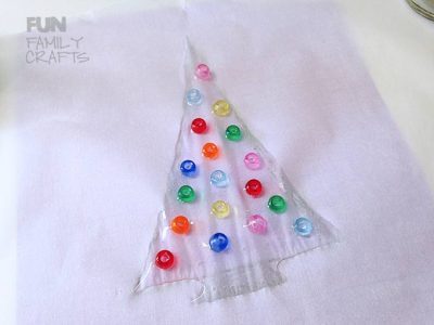 beaded-christmas-tree-sun-catcher-step-2-1