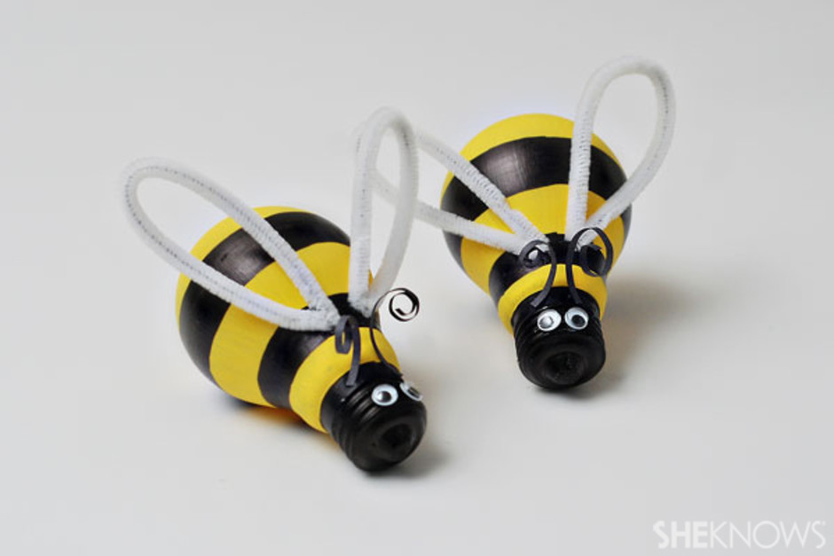 Turn a burned out light bulb into an adorable bumblebee