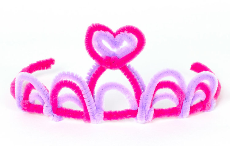 Pipe Cleaner Tiaras – The Pinterested Parent