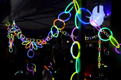 glow necklaces for glow in the dark party