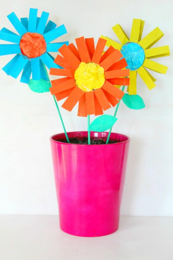 Colorful Cardboard Tube Flowers | Fun Family Crafts