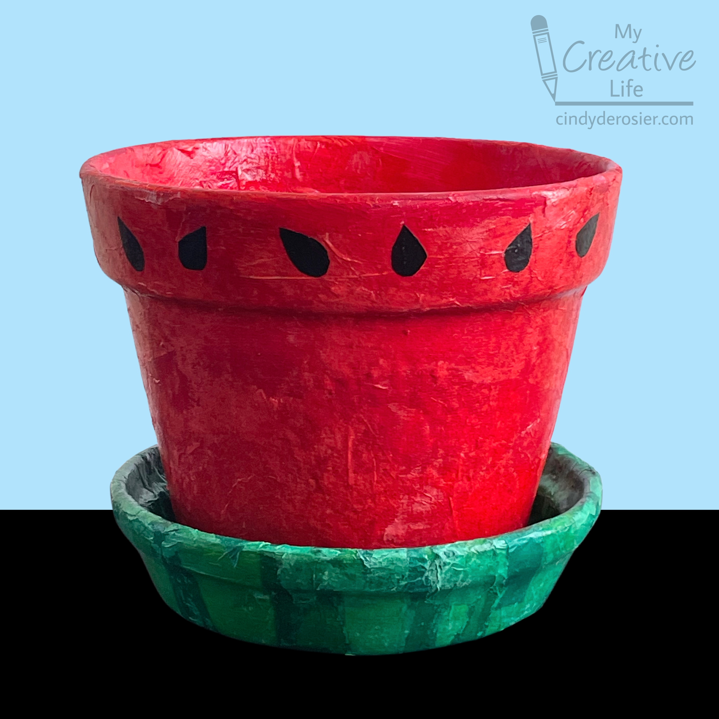 Upcycling – flower pots from plastic bucket